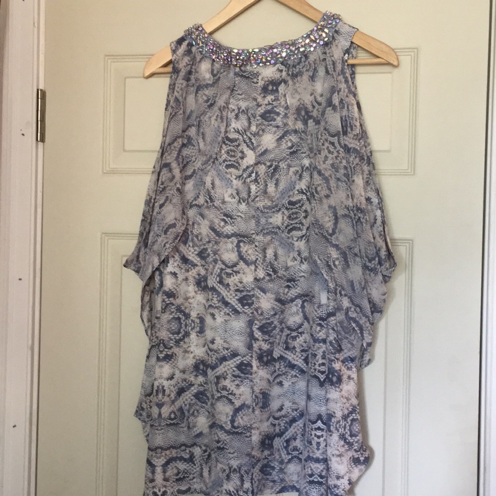 JLo cold shoulder top kaleidoscope